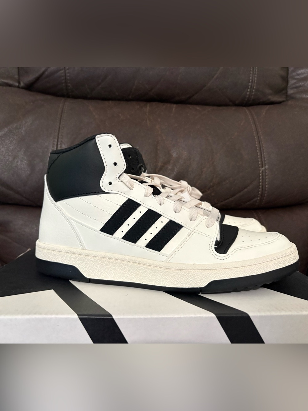 Adidas Black & White break start mid Sneakers brand new in box - Picture 2 of 5